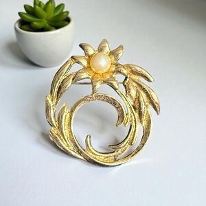 Vintage Goldtone Faux Pearl Brooch - Floral Design